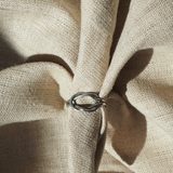 LOVE KNOT RING